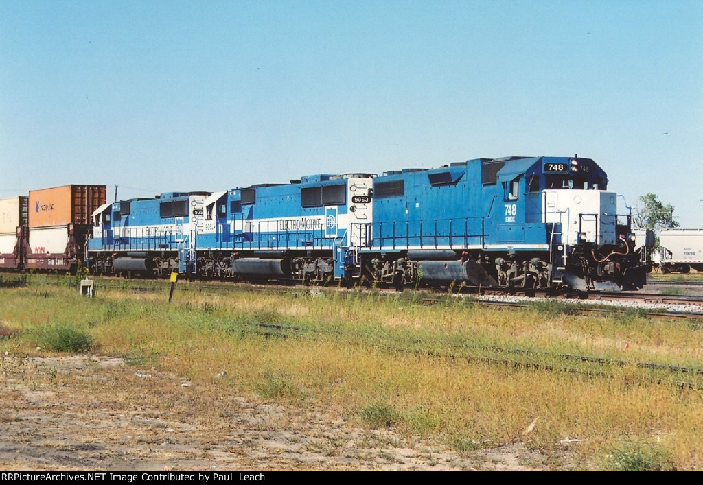 Lessors leads a stack train east